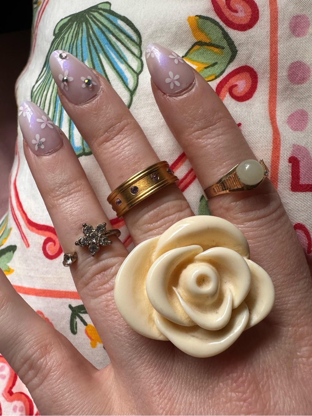 Express • Y2K Carved Rose Floral Ring Set - Picture 12 of 13